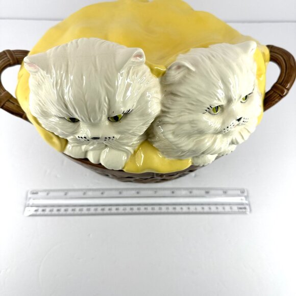 Alberta’s Molds 1979 Cat Cookie Jar Vintage White Cats in Basket Retro Kitchen - Picture 8 of 8